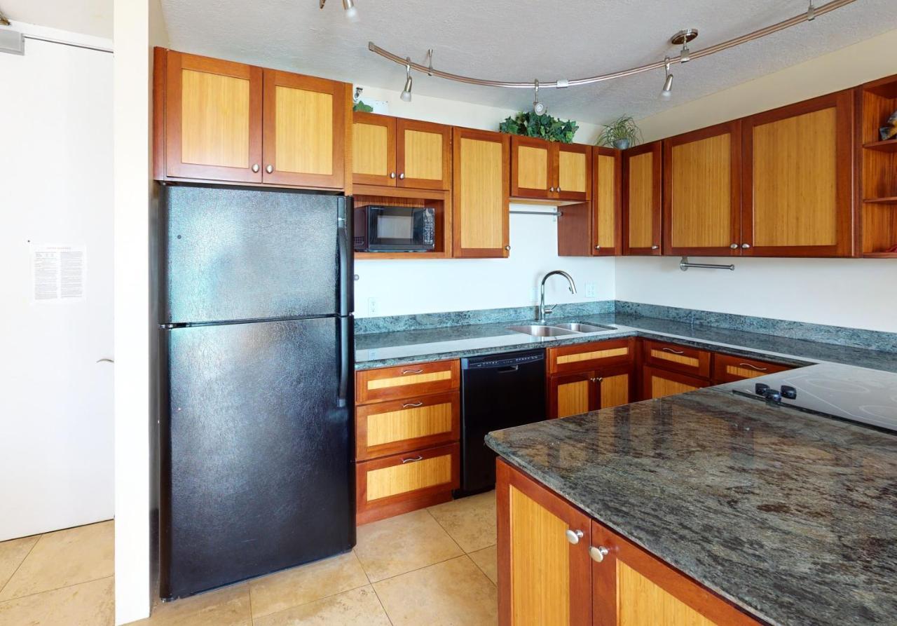 Sea View Condos At The Waikiki Banyan - Free Parking! Honolulu Extérieur photo