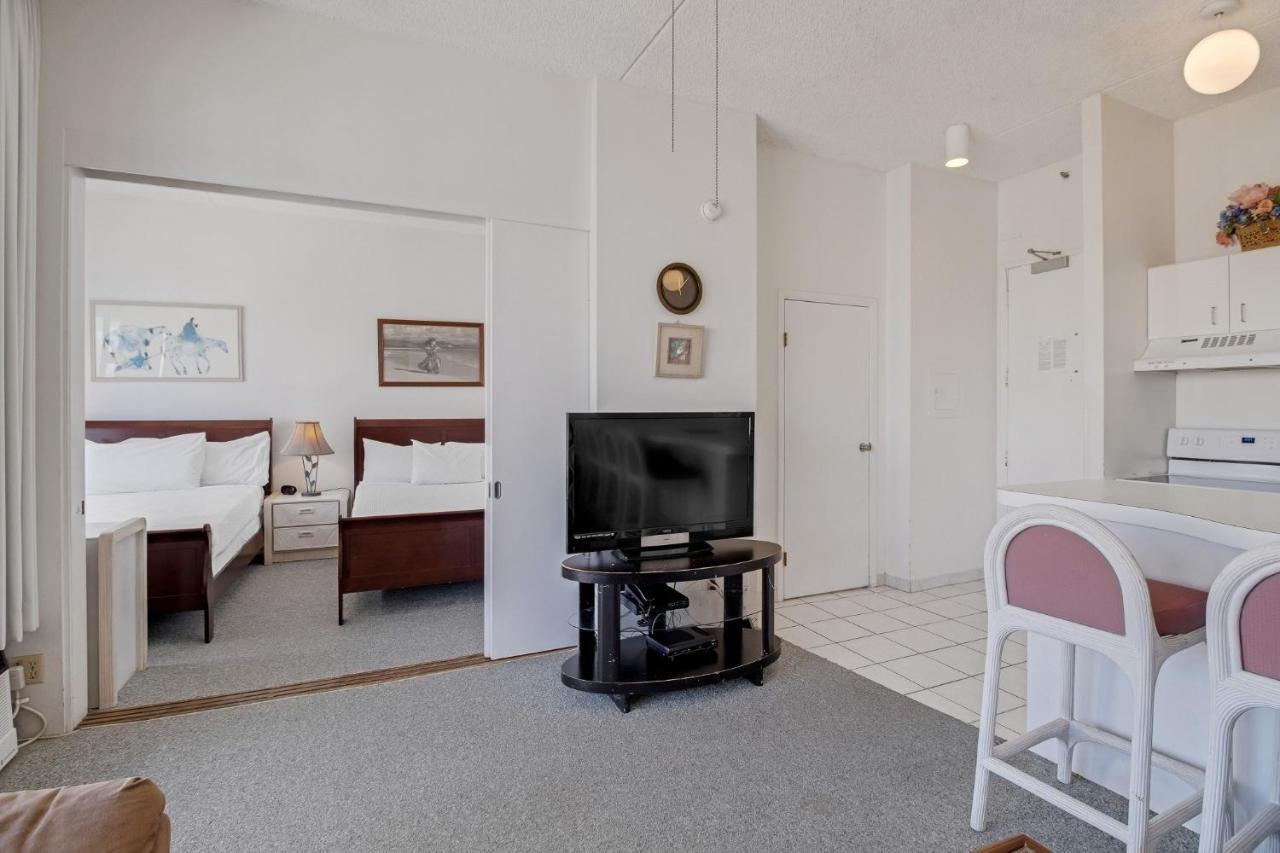 Sea View Condos At The Waikiki Banyan - Free Parking! Honolulu Extérieur photo