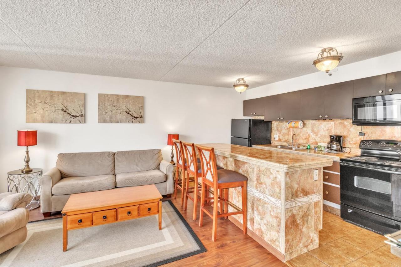 Sea View Condos At The Waikiki Banyan - Free Parking! Honolulu Extérieur photo