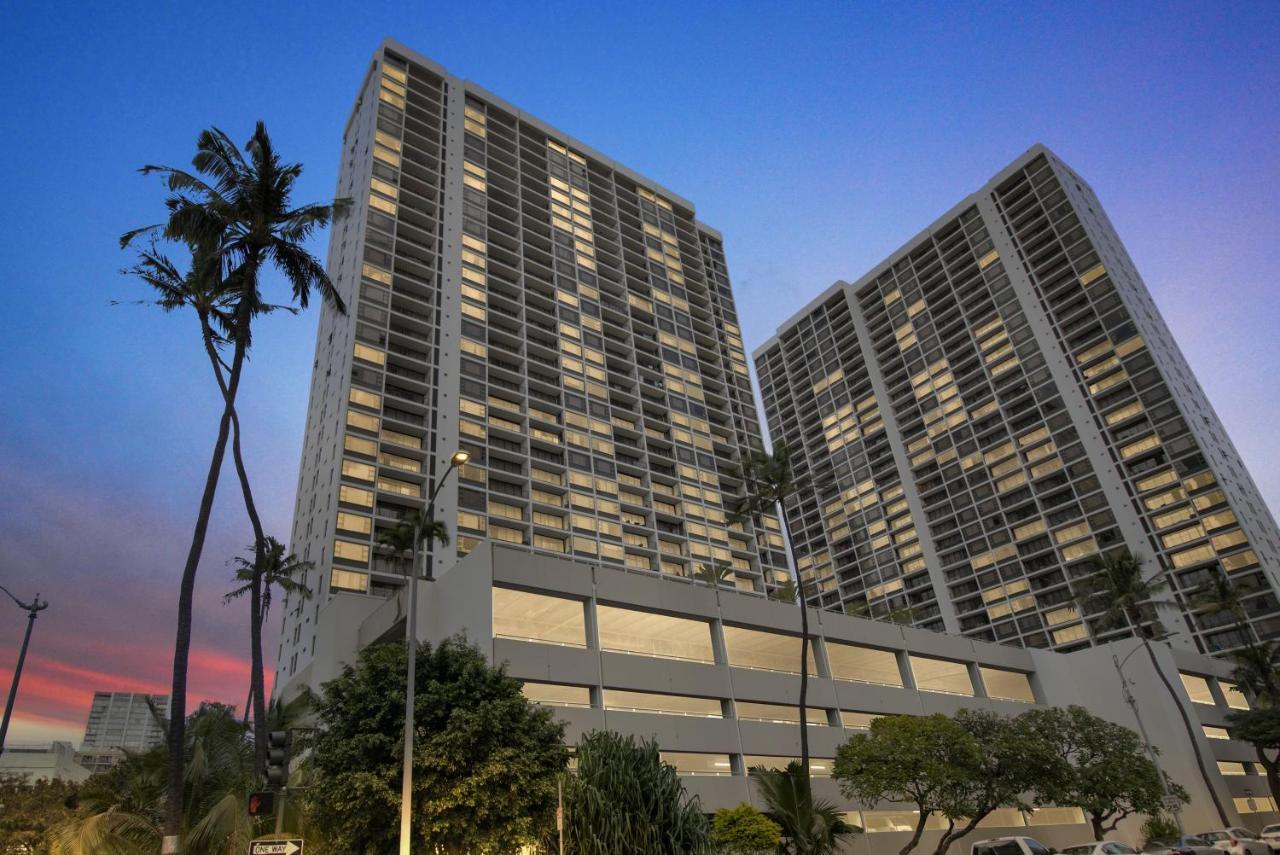 Sea View Condos At The Waikiki Banyan - Free Parking! Honolulu Extérieur photo
