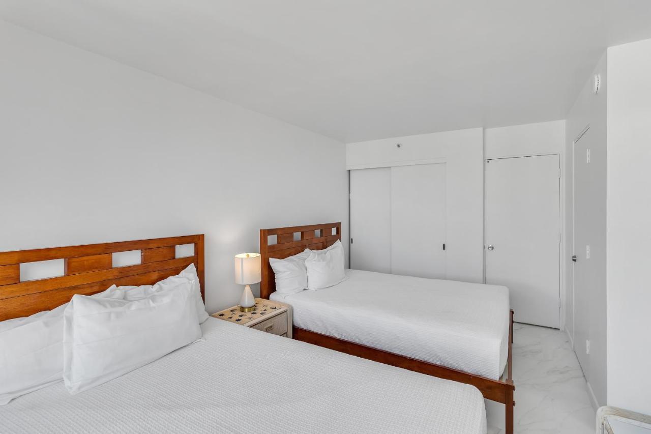 Sea View Condos At The Waikiki Banyan - Free Parking! Honolulu Extérieur photo