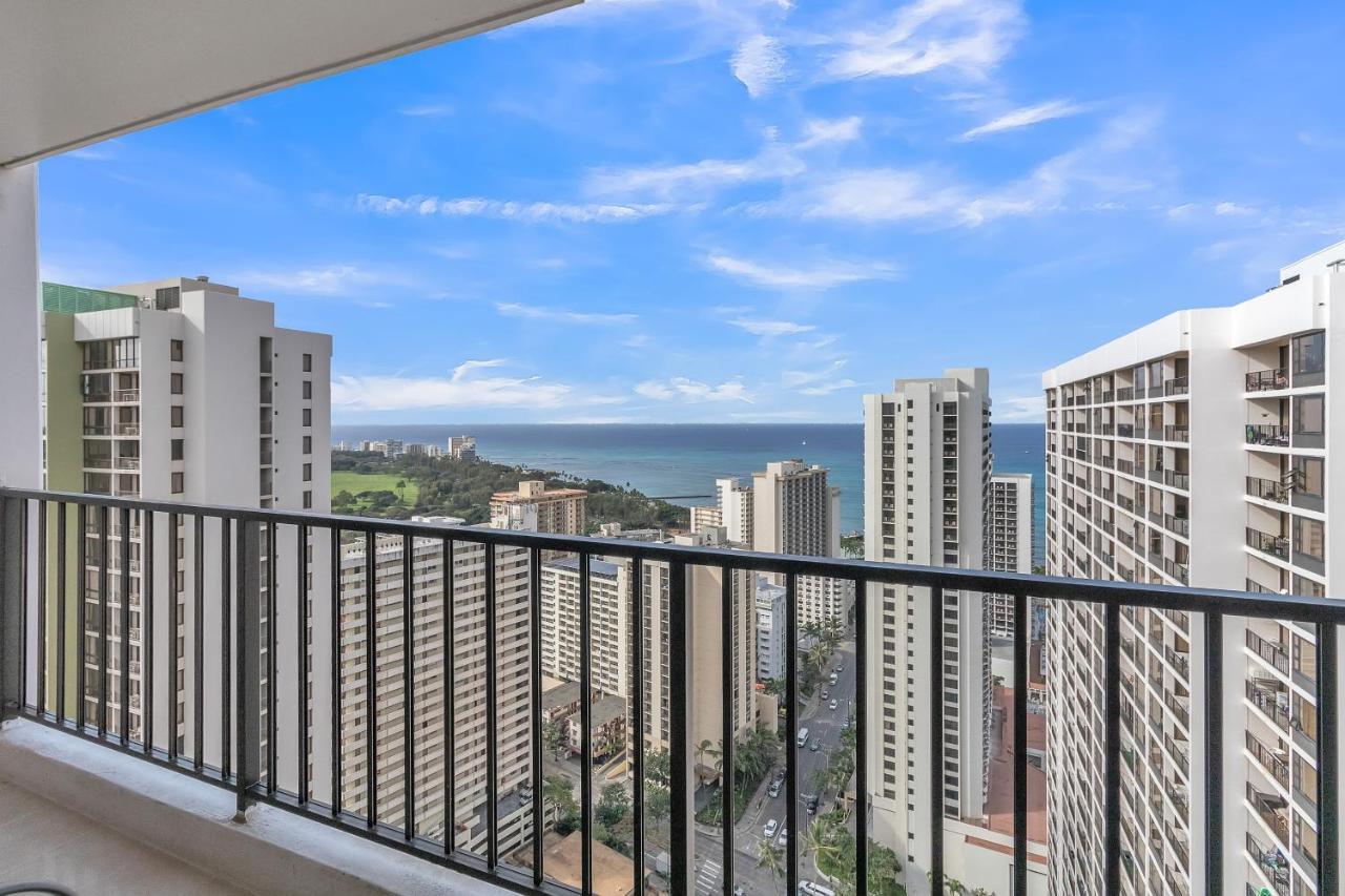 Sea View Condos At The Waikiki Banyan - Free Parking! Honolulu Extérieur photo