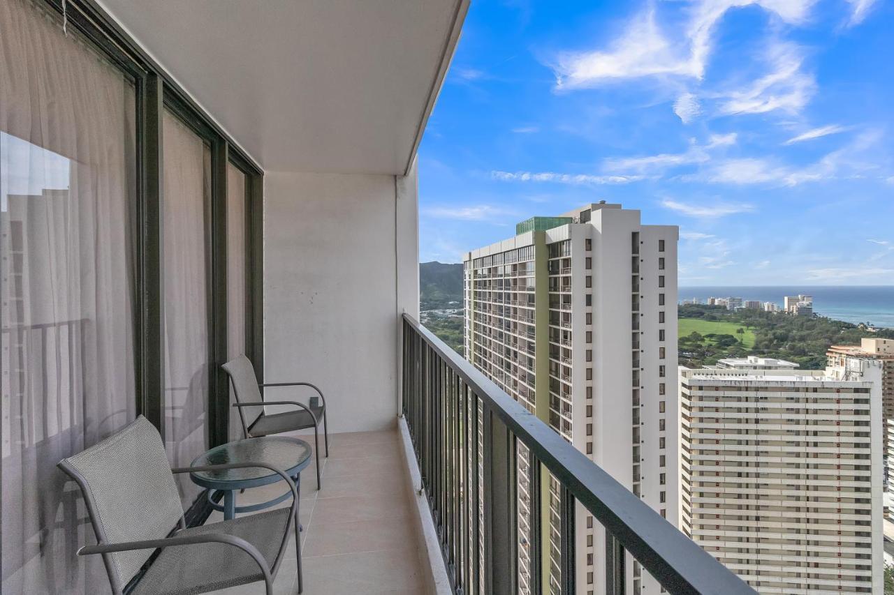 Sea View Condos At The Waikiki Banyan - Free Parking! Honolulu Extérieur photo